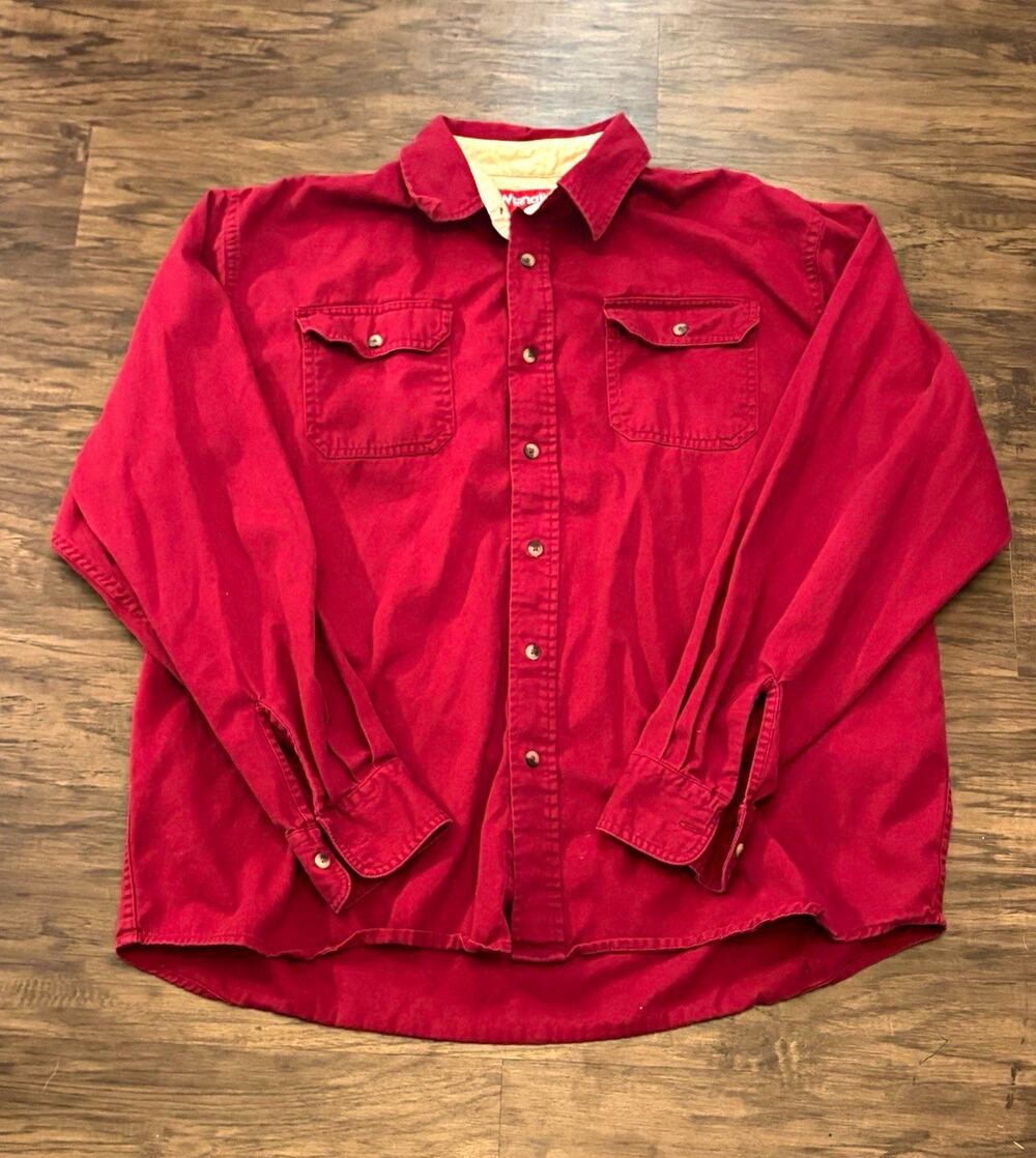 Wrangler Men's L Regular Red Solid Cotton Twill Long Sleeve Button-Up Pockets